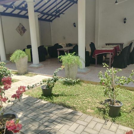 Blue Bell Hotel Negombo Eksteriør billede