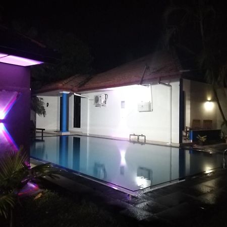 Blue Bell Hotel Negombo Eksteriør billede