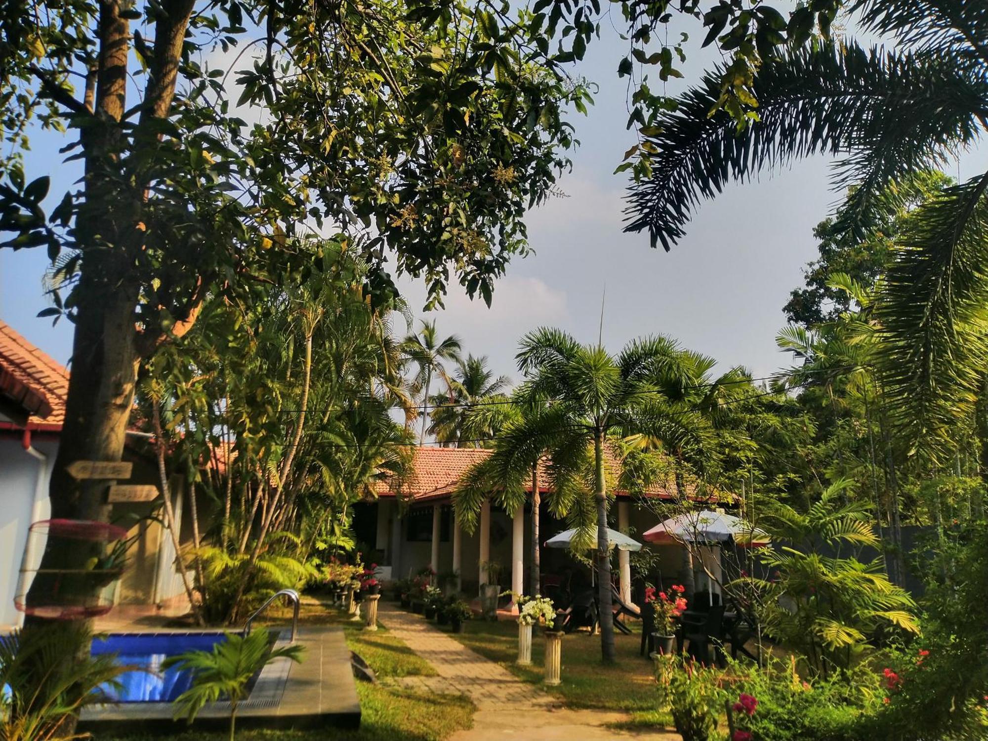 Blue Bell Hotel Negombo Eksteriør billede