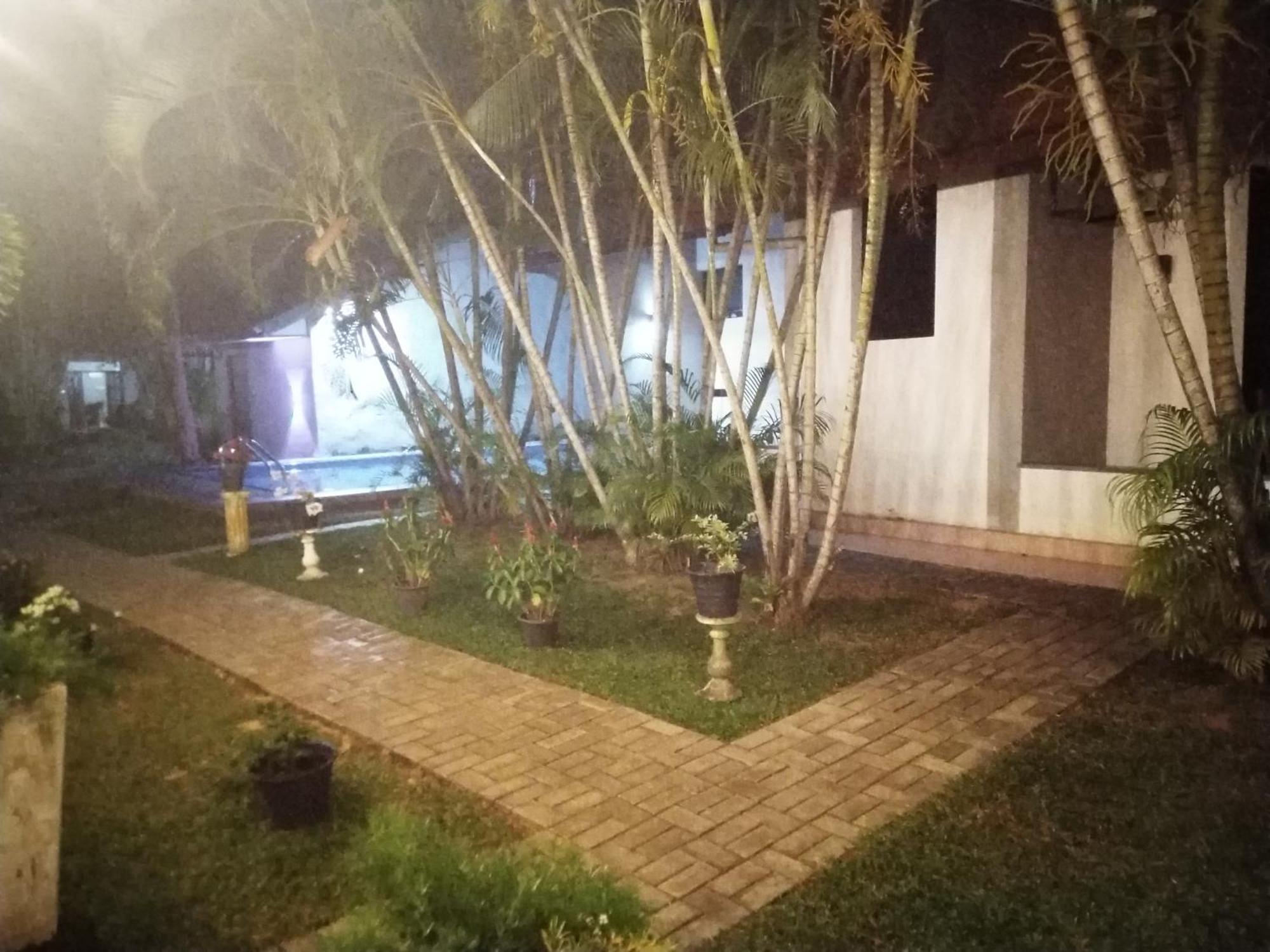 Blue Bell Hotel Negombo Eksteriør billede